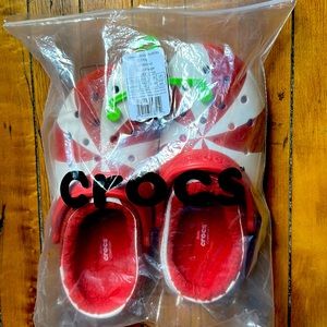 Fleece Lined&glittery holiday CROCS